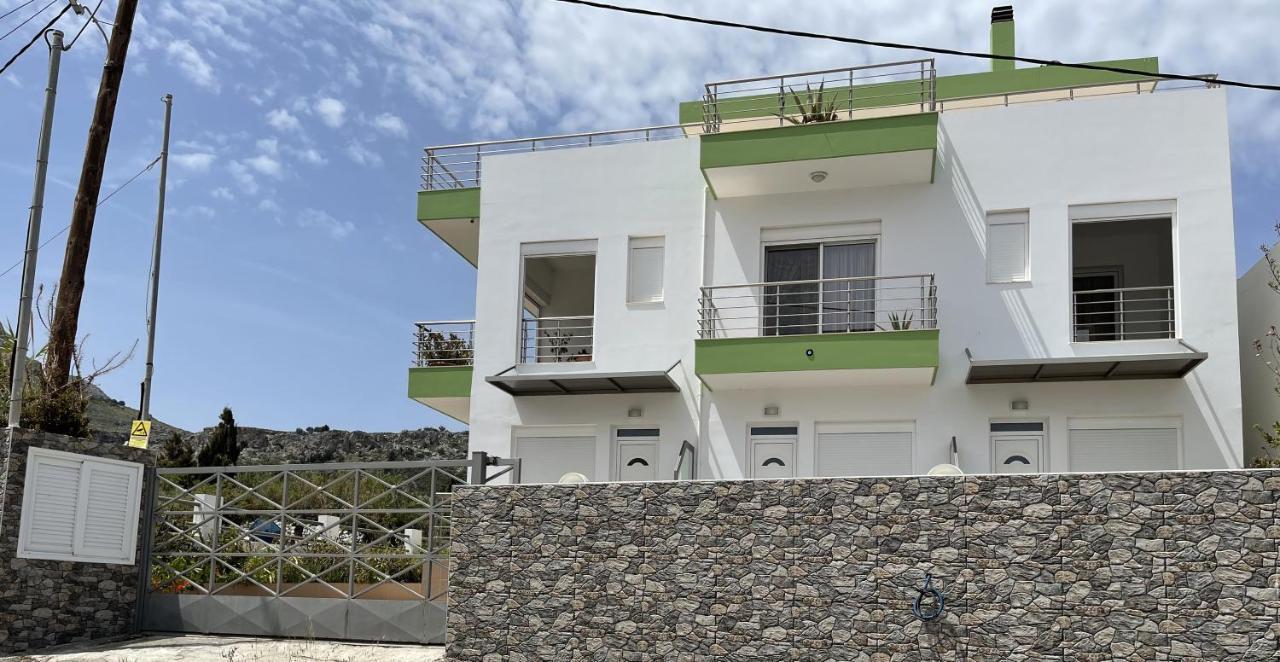 Red Hibiscus Stegna Guest House อาร์คานเยโลส ภายนอก รูปภาพ